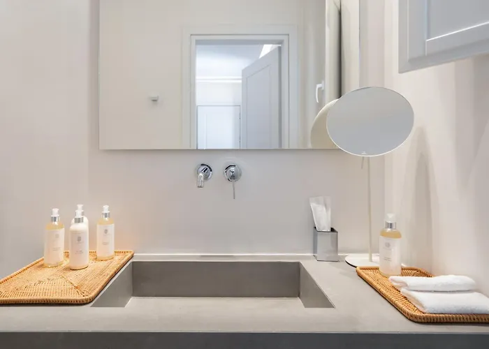 Nero Boutique Imerovigli (Santorini)