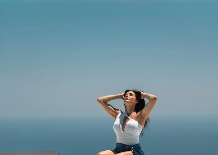 Nero Boutique 5* Imerovigli (Santorini)