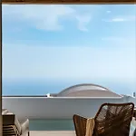 Nero Boutique Imerovigli (Santorini)